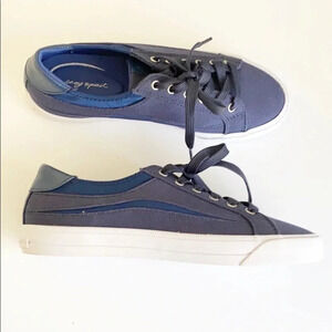 Easy Spirit Canvas leather Dark Blue low top lace up sneakers NWOT